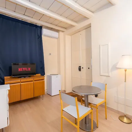 아파트 Carlina House